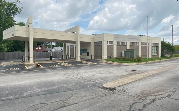 Pictures of Office, Retail property located at 2222 41st St, Moline, IL 61265 for sales - image #1