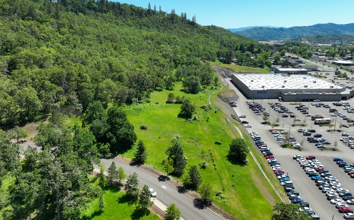 Pictures of Land, Mixed Use, Retail property located at 0 Kenneth Ford Dr, Roseburg, OR 97470 for sales - image #1