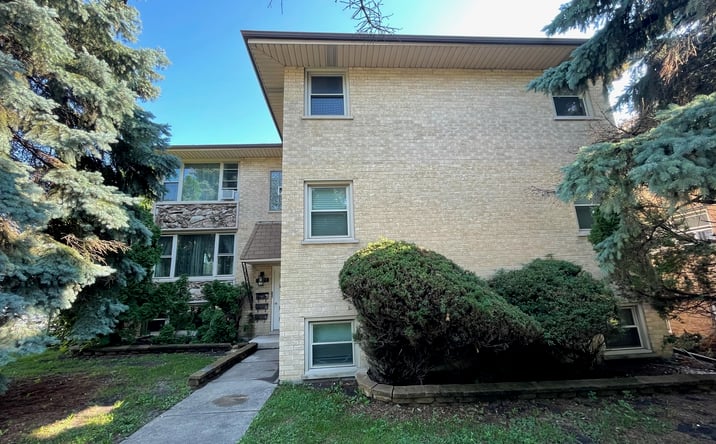 Pictures of Multifamily property located at 6520 W Gunnison St, Harwood Heights, IL 60706 for sales - image #1