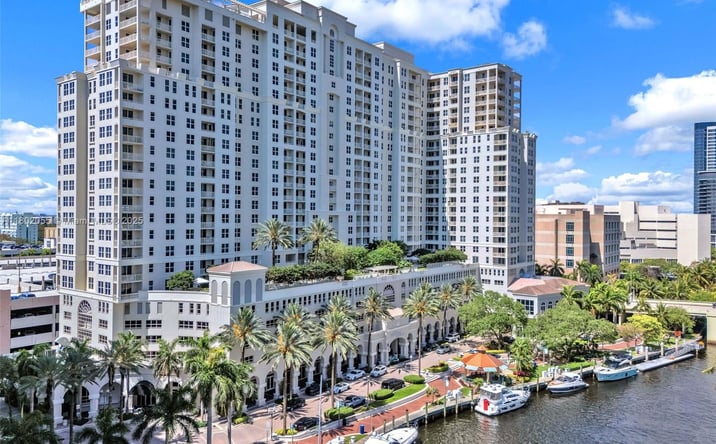 Pictures of Business for Sale, Retail, Office property located at 511 SE 5th Ave (Restaurant), Fort Lauderdale, FL 33301 for sales - image #1