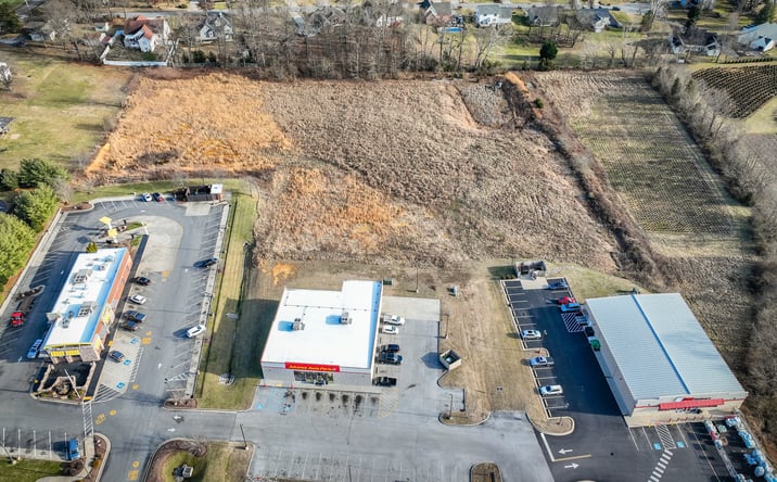 Pictures of Land property located at 6634 Bristol Hwy, Piney Flats, TN 37686 for sales - image #1