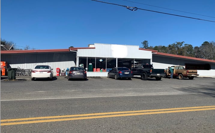 Pictures of Retail property located at 59 Magnolia St N, Jeffersonville, GA 31044 for sales - image #1