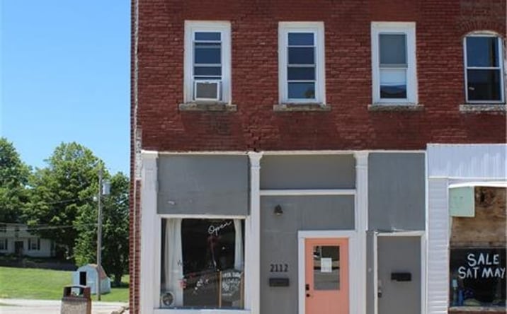 Pictures of Retail property located at 2112 Main Street, Higginsville, MO 64037 for sales - image #1