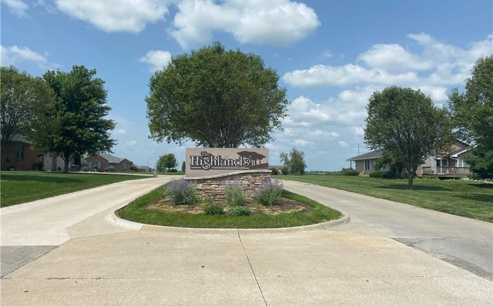 Pictures of Land property located at LOT 8 MAGNOLIA Circle, Maryville, MO 64468 for sales - image #1