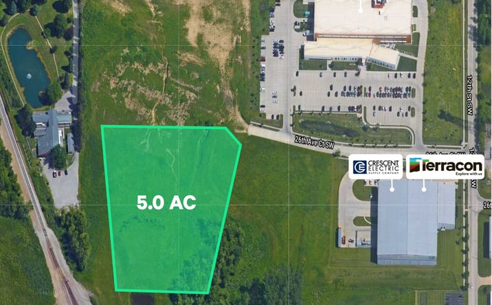 Pictures of Land property located at 1405 26th Ave Ct SW, Cedar Rapids, IA 52404 for sales - image #1