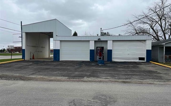 Pictures of Special Purpose property located at 105 Lincoln St, Pleasant Plains, IL 62677 for sales - image #1