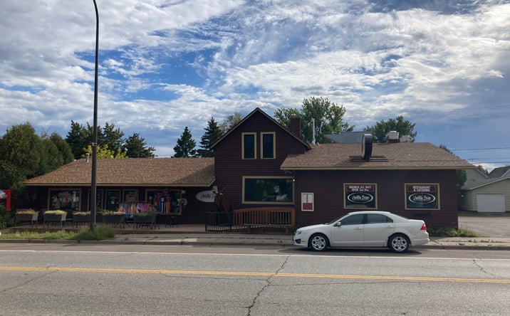 Pictures of Retail property located at 812 7th Ave, Two Harbors, MN 55616 for sales - image #1