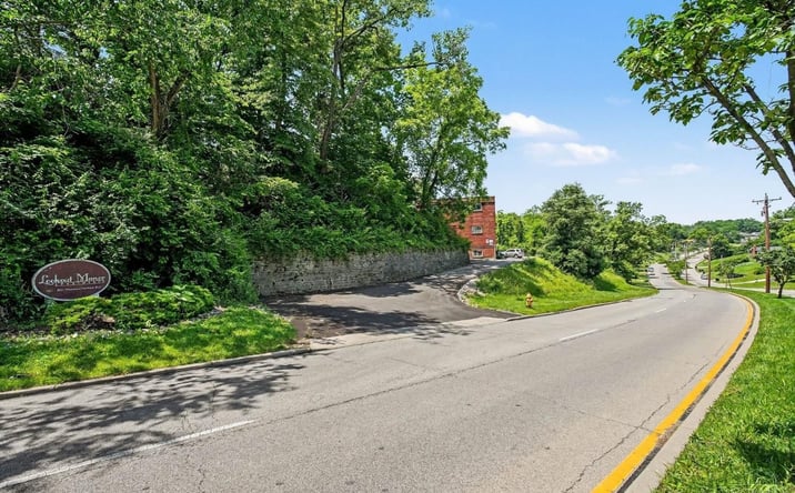 Pictures of Multifamily property located at Westwood Northern Boulevard, Cincinnati, OH 45211 for sales - image #1