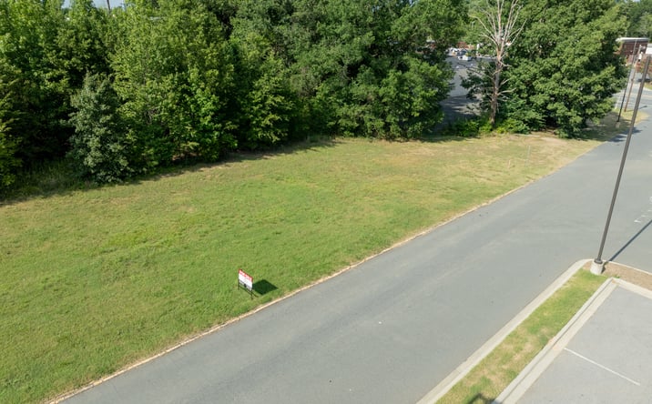 Pictures of Land property located at 413 N Cannon Blvd, Kannapolis, NC 28083 for sales - image #1