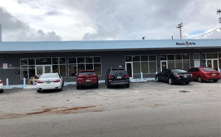 Pictures of Mixed Use, Office property located at 2300 N 23rd Ave, Hollywood, FL 33020 for sales - image #1