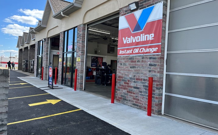 Pictures of Retail property located at 698 S Pike Rd, Sarver, PA 16055 for sales - image #1