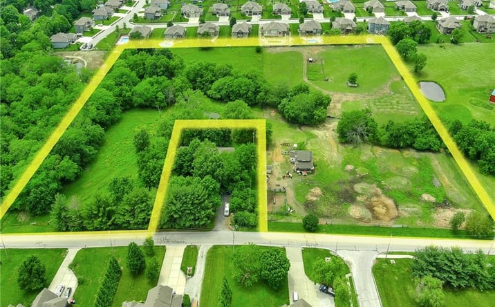 Pictures of Land property located at 4400 Doc Henry Road, Lee's Summit, MO 64082 for sales - image #1