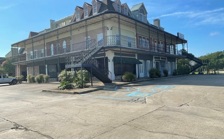 Pictures of Retail property located at 3535 S Sherwood Forest Blvd, Baton Rouge, LA 70816 for sales - image #1