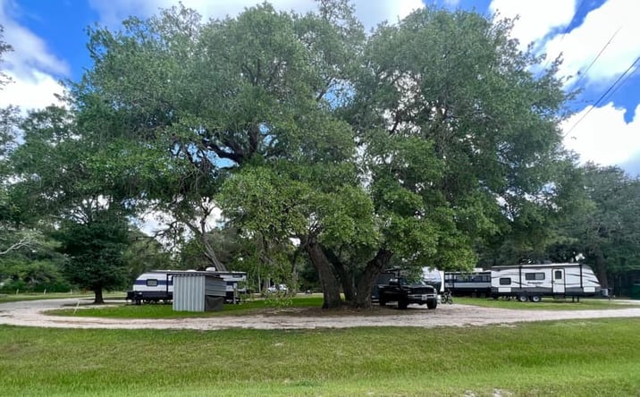 Pictures of Multifamily property located at 350 Cr 442 Old Texas Hwy 35, Blessing, TX 77419 for sales - image #1