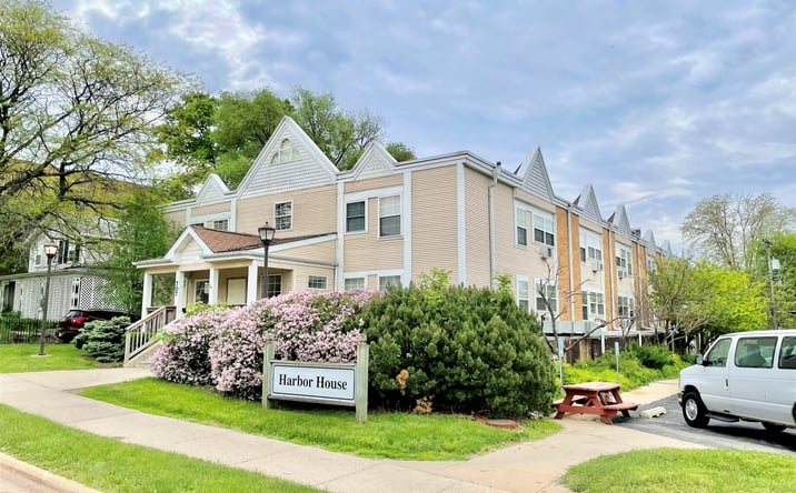 Pictures of Multifamily property located at 414 N Court St, Rockford, IL 61103 for sales - image #1