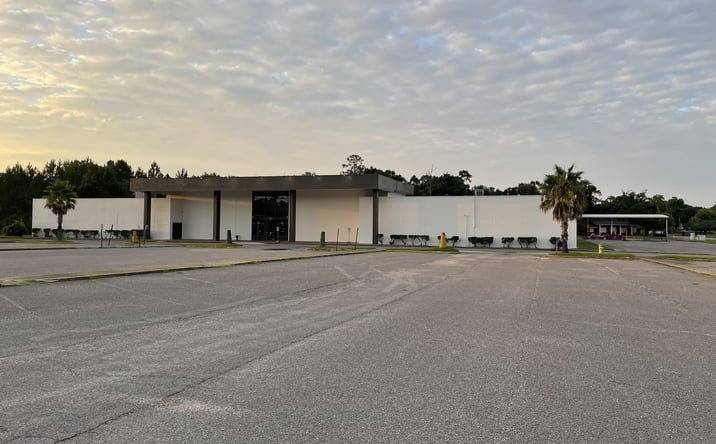Pictures of Industrial property located at 2001 E Pass Rd, Gulfport, MS 39507 for sales - image #1