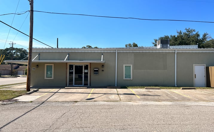 Pictures of Office property located at 2104 Cedar Dr, La Marque, TX 77568 for sales - image #1