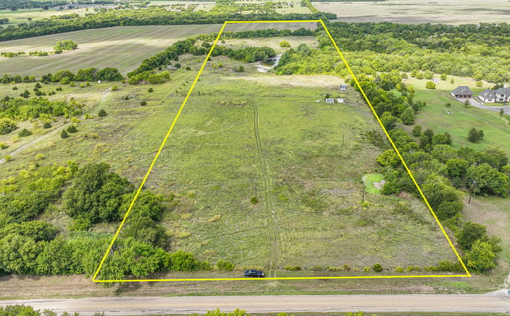 Pictures of Land property located at 883 FM2729, Whitewright, TX 75491 for sales - image #1