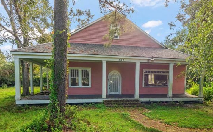 Pictures of Office, Land property located at 752 N Columbia St, Covington, LA 70433 for sales - image #1
