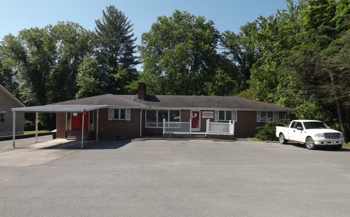 Pictures of Office property located at 3513 W Cumberland Ave, Middlesboro, KY 40965 for sales - image #1