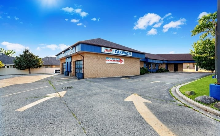 Pictures of Retail property located at 18 W Merchants Drive, Oswego, IL 60543 for sales - image #1