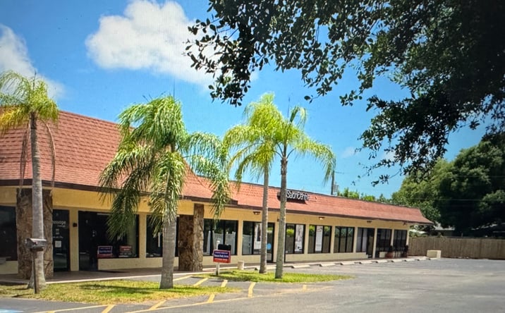 Pictures of Retail property located at 2210 S Tamiami Trl, Venice, FL 34293 for lease - image #1
