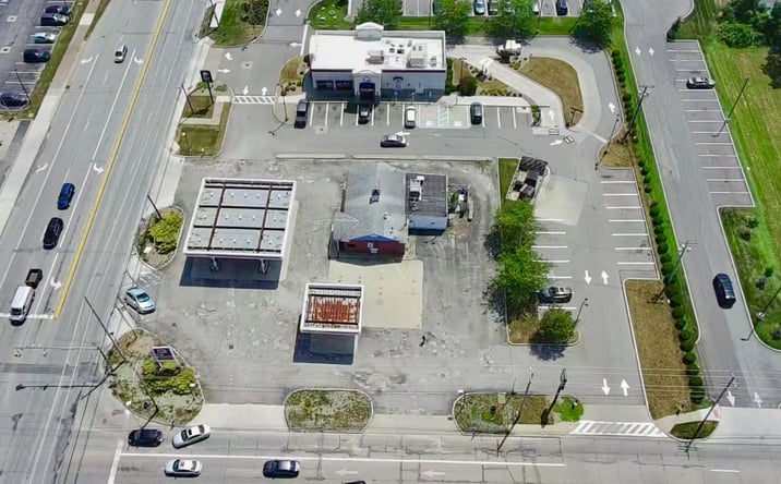 Pictures of Retail property located at 960 N Leavitt Rd, Amherst, OH 44001 for lease - image #1