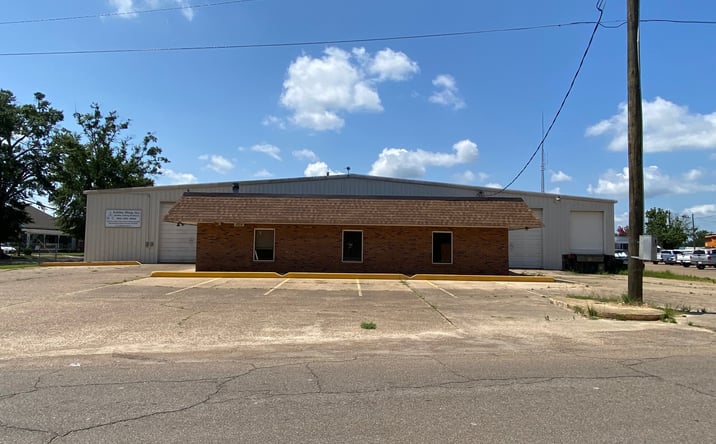 Pictures of Industrial property located at 1824 3rd Ave N, Columbus, MS 39701 for lease - image #1