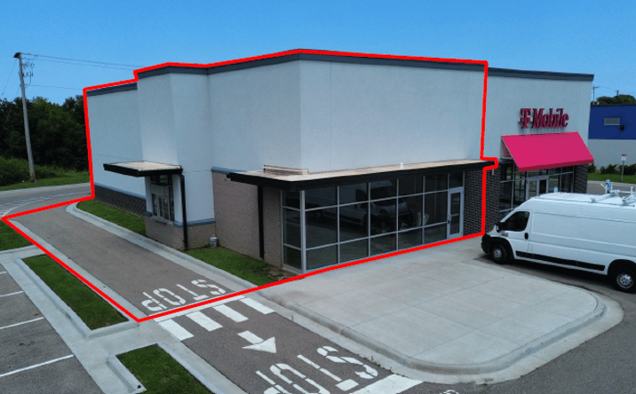 Pictures of Retail property located at 1945 Venture Dr, Ottumwa, IA 52501 for lease - image #1