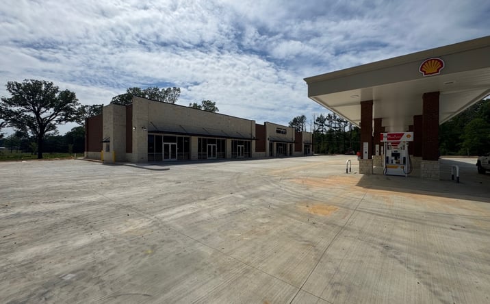 Pictures of Retail, Office, Restaurant property located at 701 Airport Rd, Flowood, MS 39232 for lease - image #1