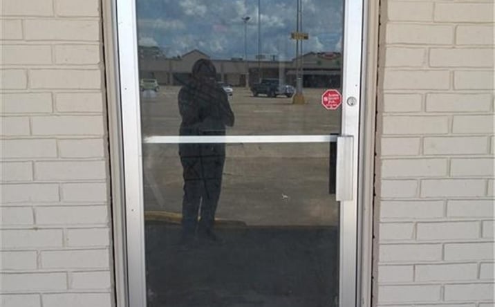 Pictures of Office, Restaurant, Retail property located at 1620 Ruth St, Sulphur, LA 70663 for lease - image #1