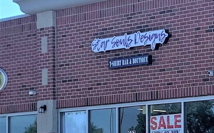 Pictures of Retail property located at 637 E 162nd Street 637, South Holland, IL 60473 for lease - image #1