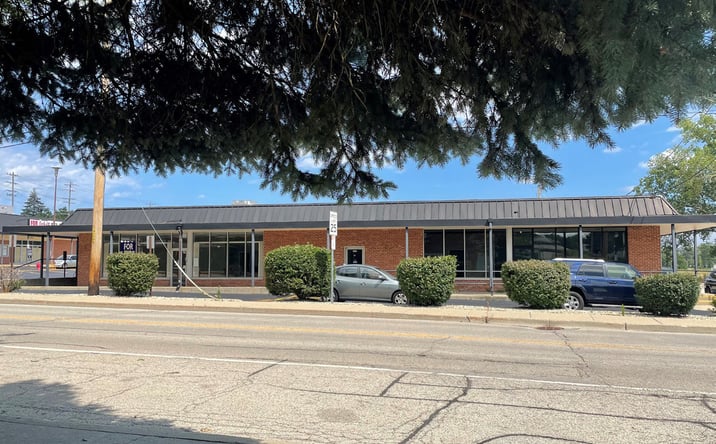 Pictures of Retail property located at 101-155 N Seymour Avenue, Mundelein, IL 60060 for lease - image #1