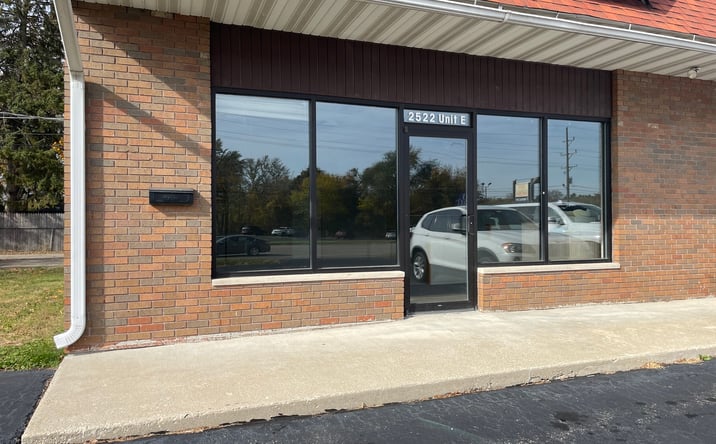 Pictures of Office, Retail property located at 2522 E lincolnway E, Sterling, IL 61081 for lease - image #1