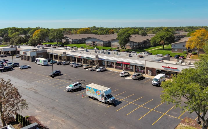 Pictures of Retail property located at 10S628 S Kingery Highway, Willowbrook, IL 60527 for lease - image #1