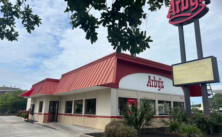 Pictures of Restaurant property located at 11411 Abercorn St, Savannah, GA 31419 for lease - image #1