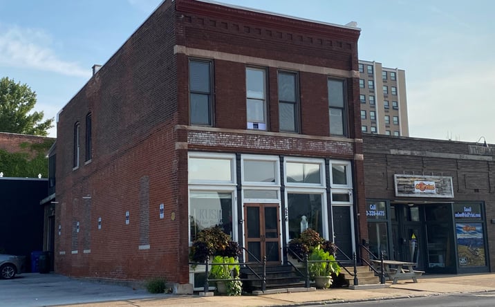 Pictures of Retail, Industrial, Office property located at 526 W 2ND Street, Davenport, IA 52801 for lease - image #1