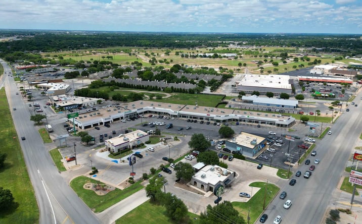 Pictures of Retail property located at 4102 Buffalo Gap Rd, Abilene, TX 79605 for lease - image #1