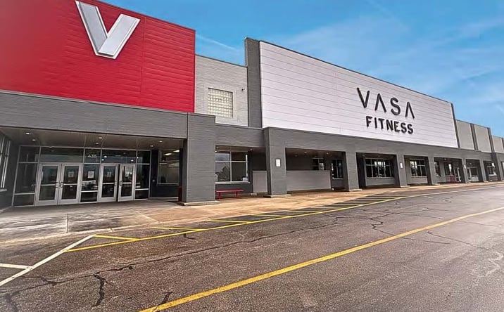 Pictures of Retail, Restaurant property located at 409 - 443 N Weber Rd, Romeoville, IL 60446 for lease - image #1