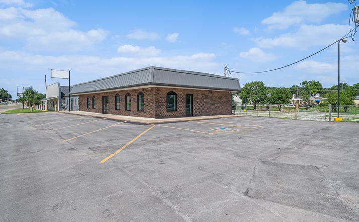 Pictures of Retail, Office property located at 3525 N 90th St, Omaha, NE 68134 for lease - image #1