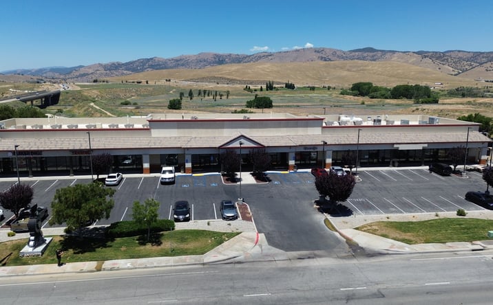 Pictures of Retail, Office, Restaurant property located at 1001 W Tehachapi Blvd, Tehachapi, CA 93561 for lease - image #1