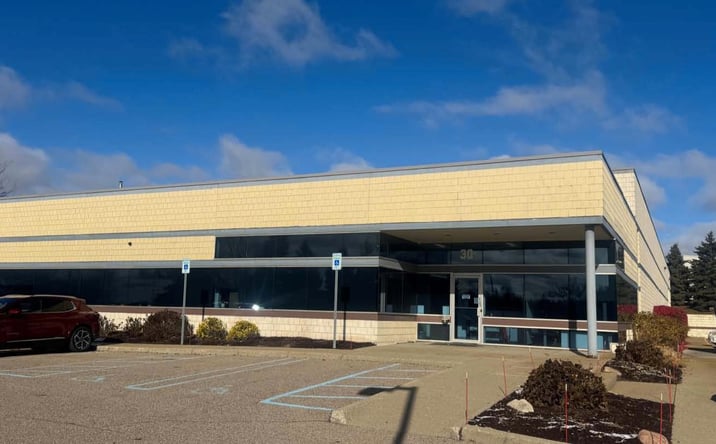 Pictures of Industrial property located at 30 Corporate Drive, Auburn Hills, MI 48326 for lease - image #1