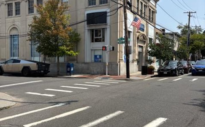 Pictures of Office property located at 79 Main Street 304, North Hempstead, NY 11050 for lease - image #1