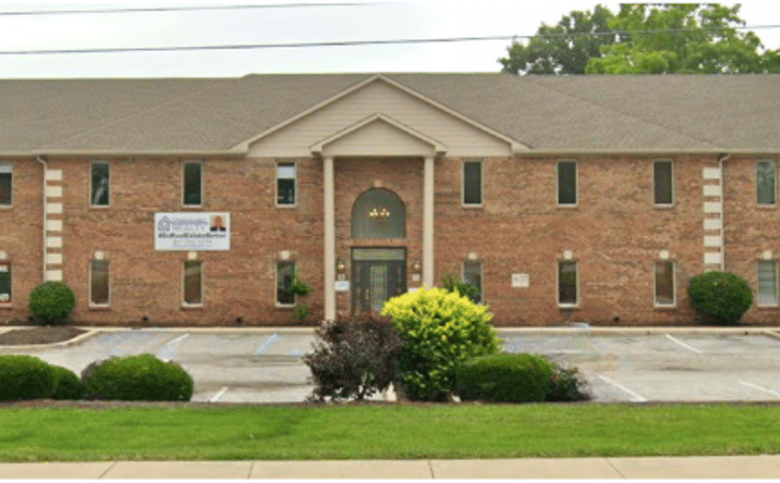 Pictures of Office property located at 1637 W County Line Rd, Greenwood, IN 46142 for lease - image #1