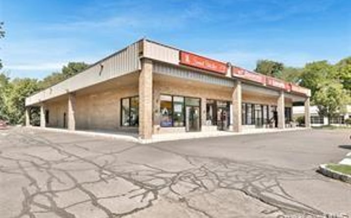 Pictures of Retail property located at 27 Middletown 4, Clarkstown, NY 10954 for lease - image #1