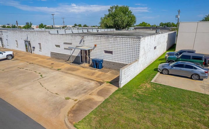 Pictures of Industrial property located at 215 NE 38th St, Oklahoma City, OK 73105 for lease - image #1