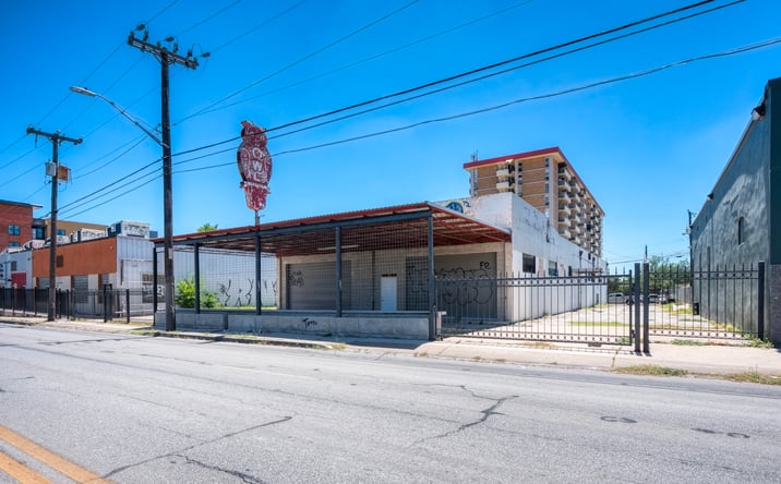 Pictures of Retail, Industrial, Restaurant property located at 515 San Pedro Ave, San Antonio, TX 78212 for lease - image #1