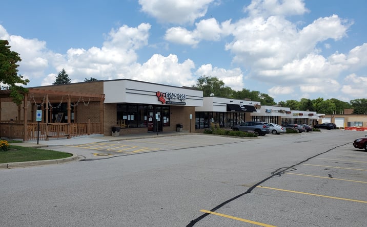 Pictures of Retail property located at 962-98 W Lake St, Roselle, IL 60172 for lease - image #1