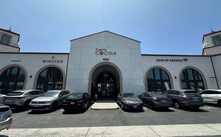 Pictures of Retail, Restaurant property located at 4625 Admiralty Way, Marina Del Rey, CA 90292-7755 for lease - image #1
