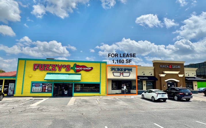 Pictures of Retail, Restaurant property located at 306 N Rock Rd, Wichita, KS 67206 for lease - image #1